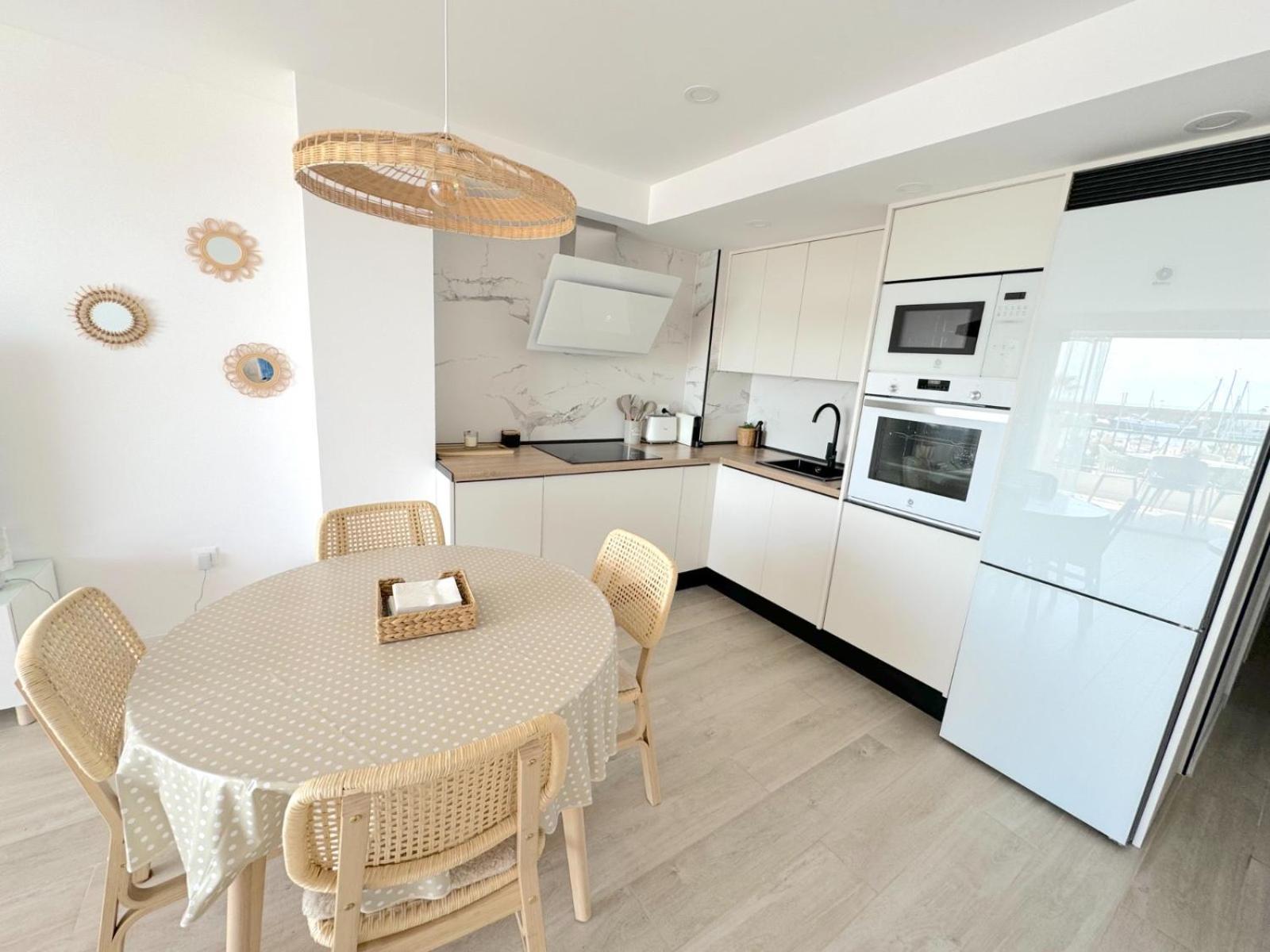 Port Villajoyosa- Smoke Free Apartment